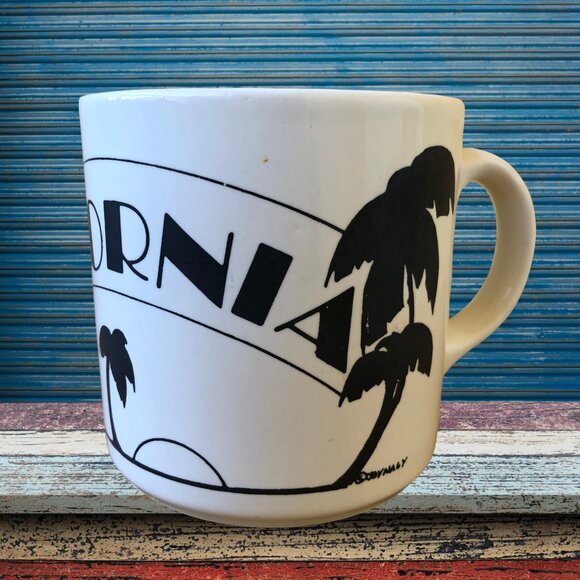 Vintage Coffee Mug CALIFORNIA Artist Signed Palm Trees Made in England - Picture 2 of 10